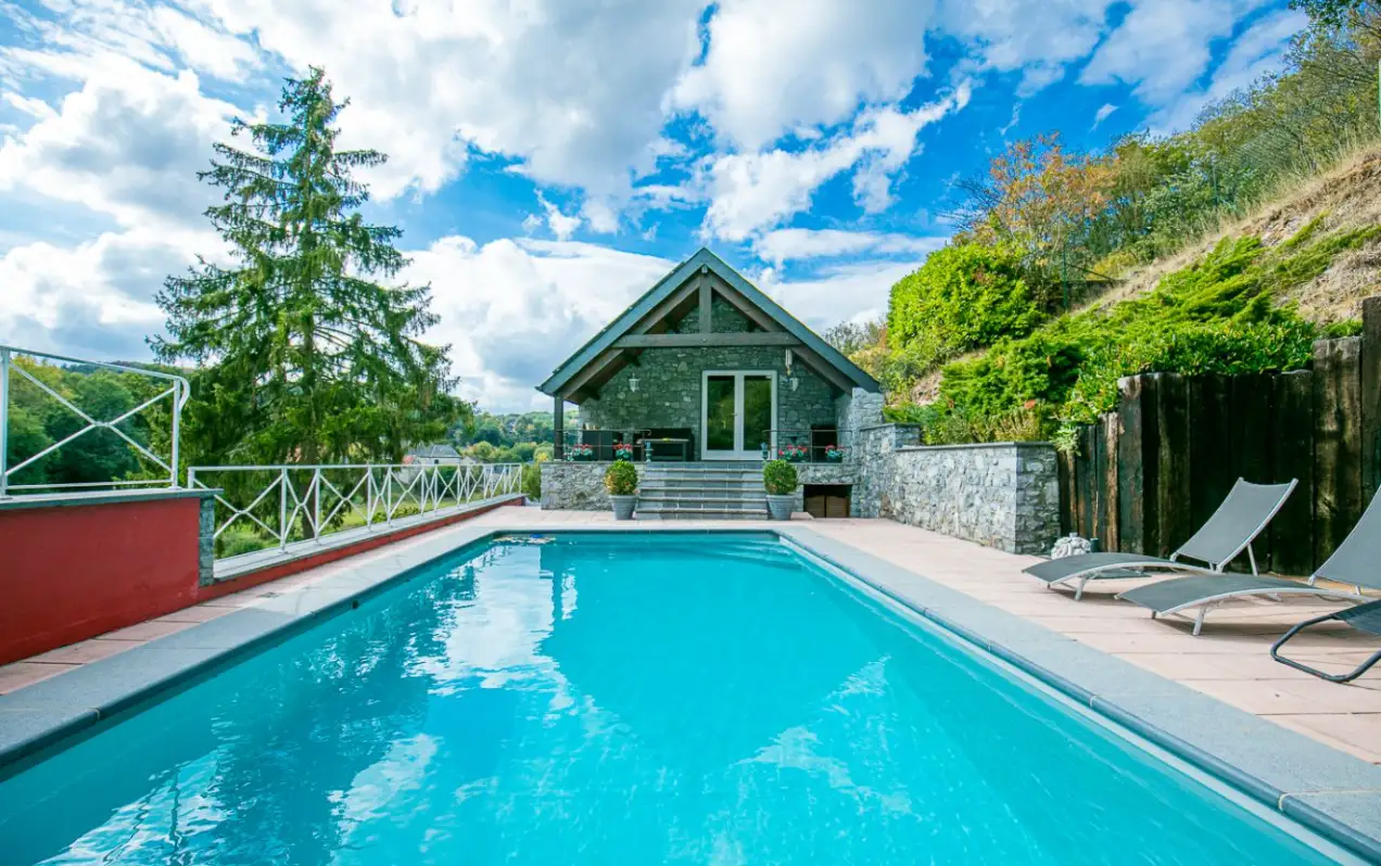 Gîte pour 14 personnes à Anhée Enjoy Cottage